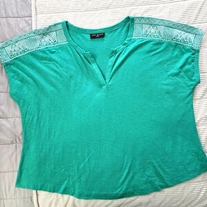 Lane Bryant Women's Green Top W White Shoulder Accent Design Size 18/20
